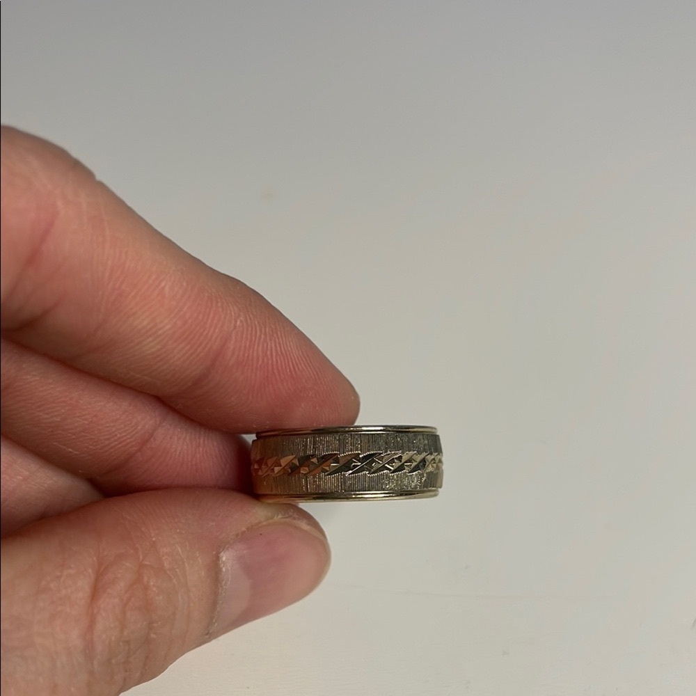 Vintage gold ring